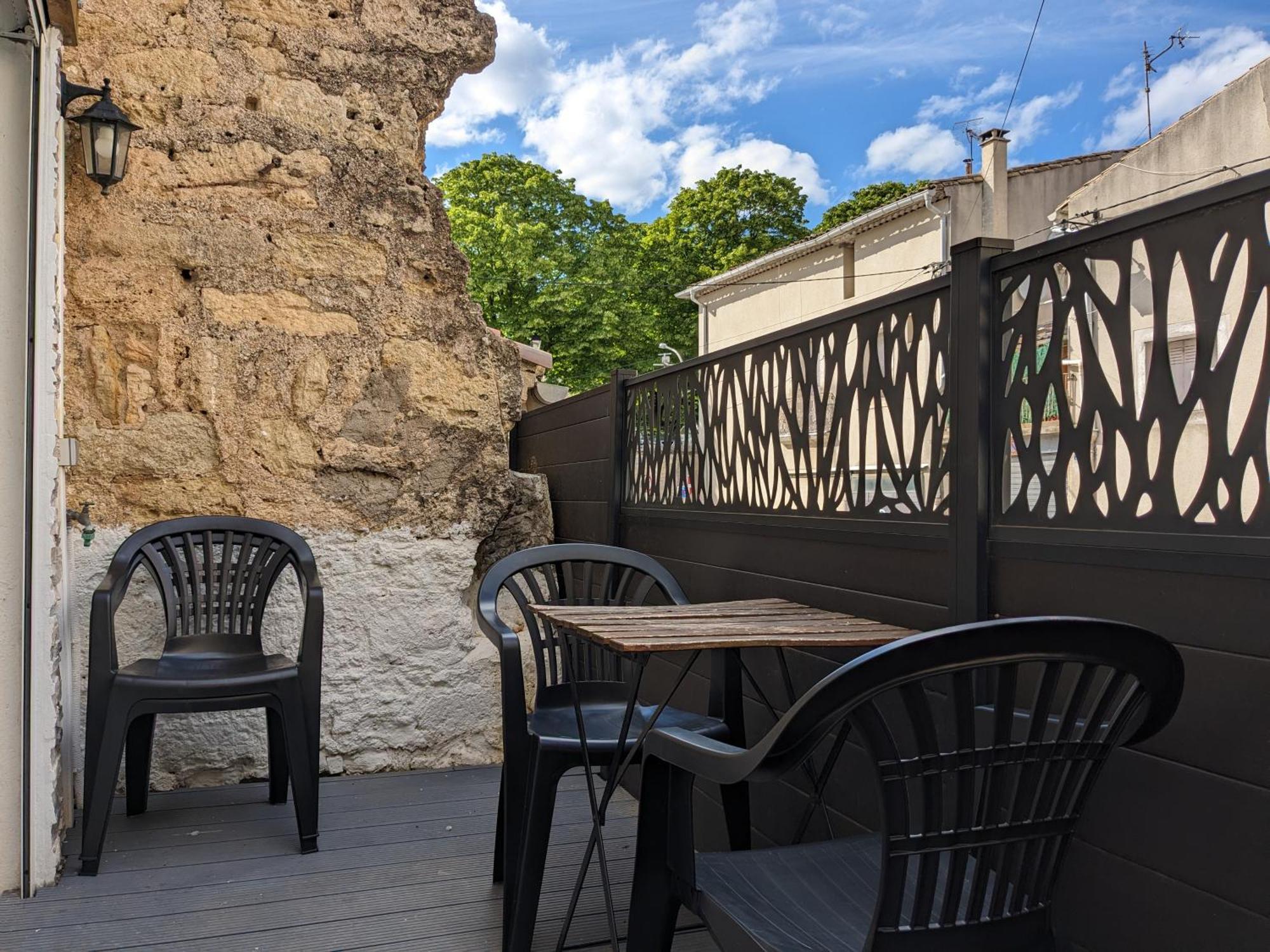 Spacious Town House With Balcony Montagnac  Exteriér fotografie